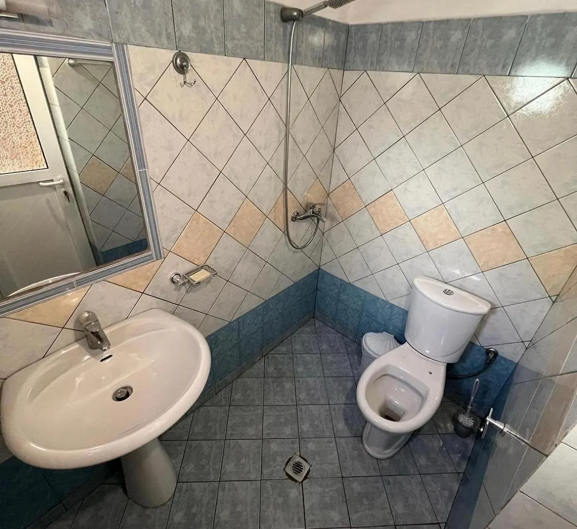 Apartaments Mero Saranda 0*,  Albanie