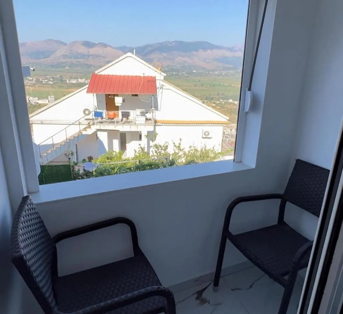 Apartaments Mero Saranda